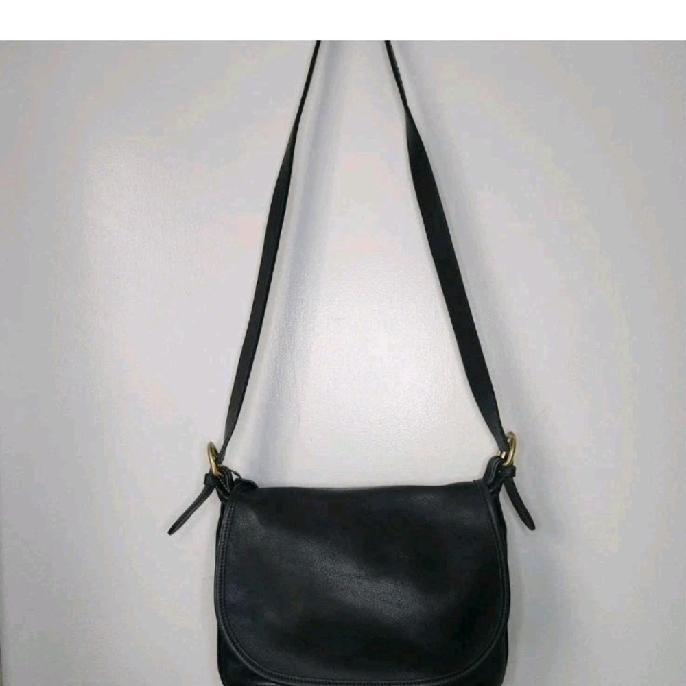 Coach Black Leather Shoulder Bag Preowned..